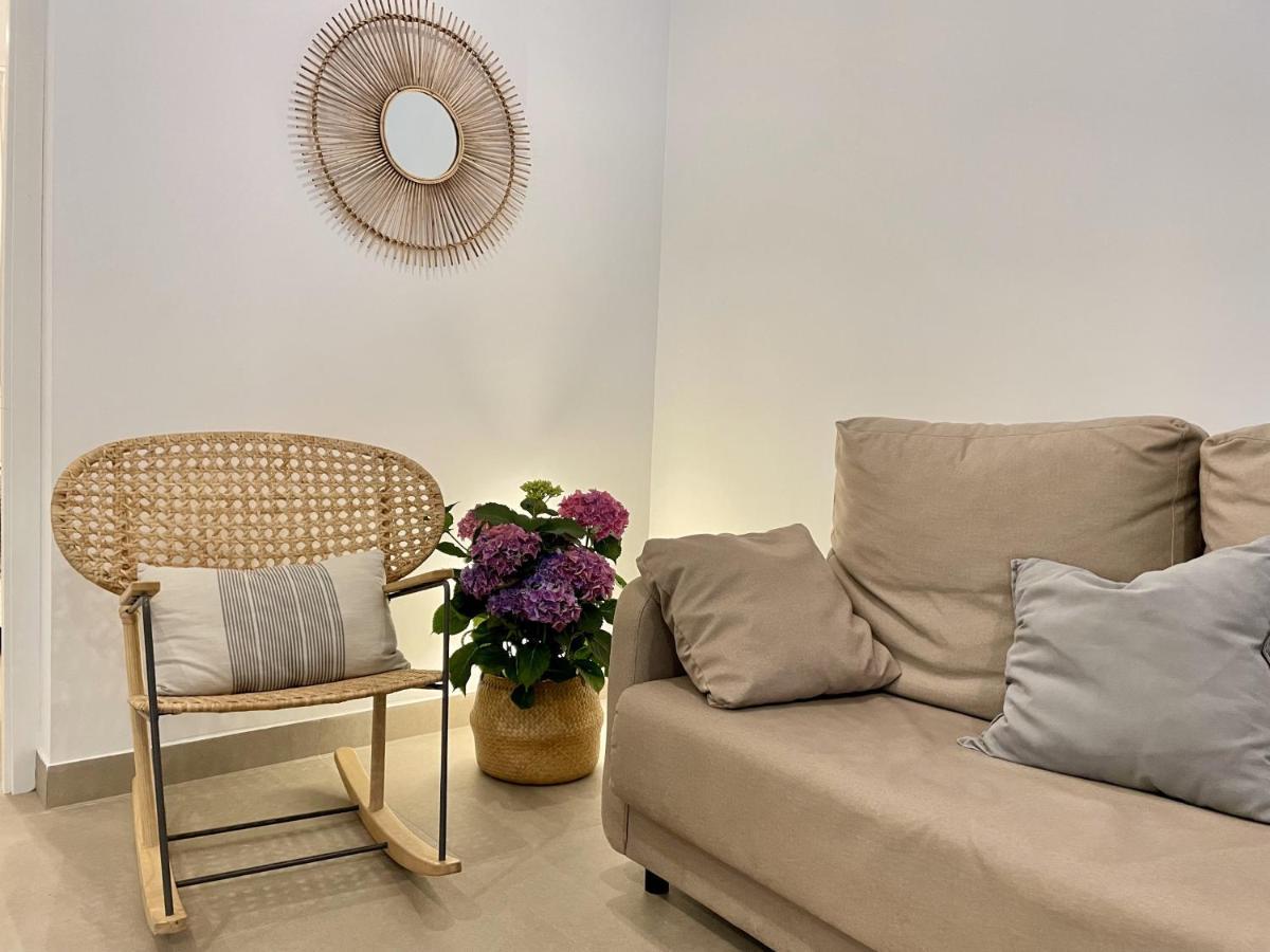 Apartamentos Madreselva Fernan Perez Екстериор снимка