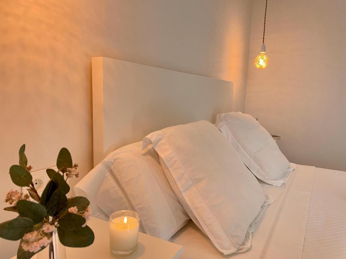 Apartamentos Madreselva Fernan Perez Екстериор снимка