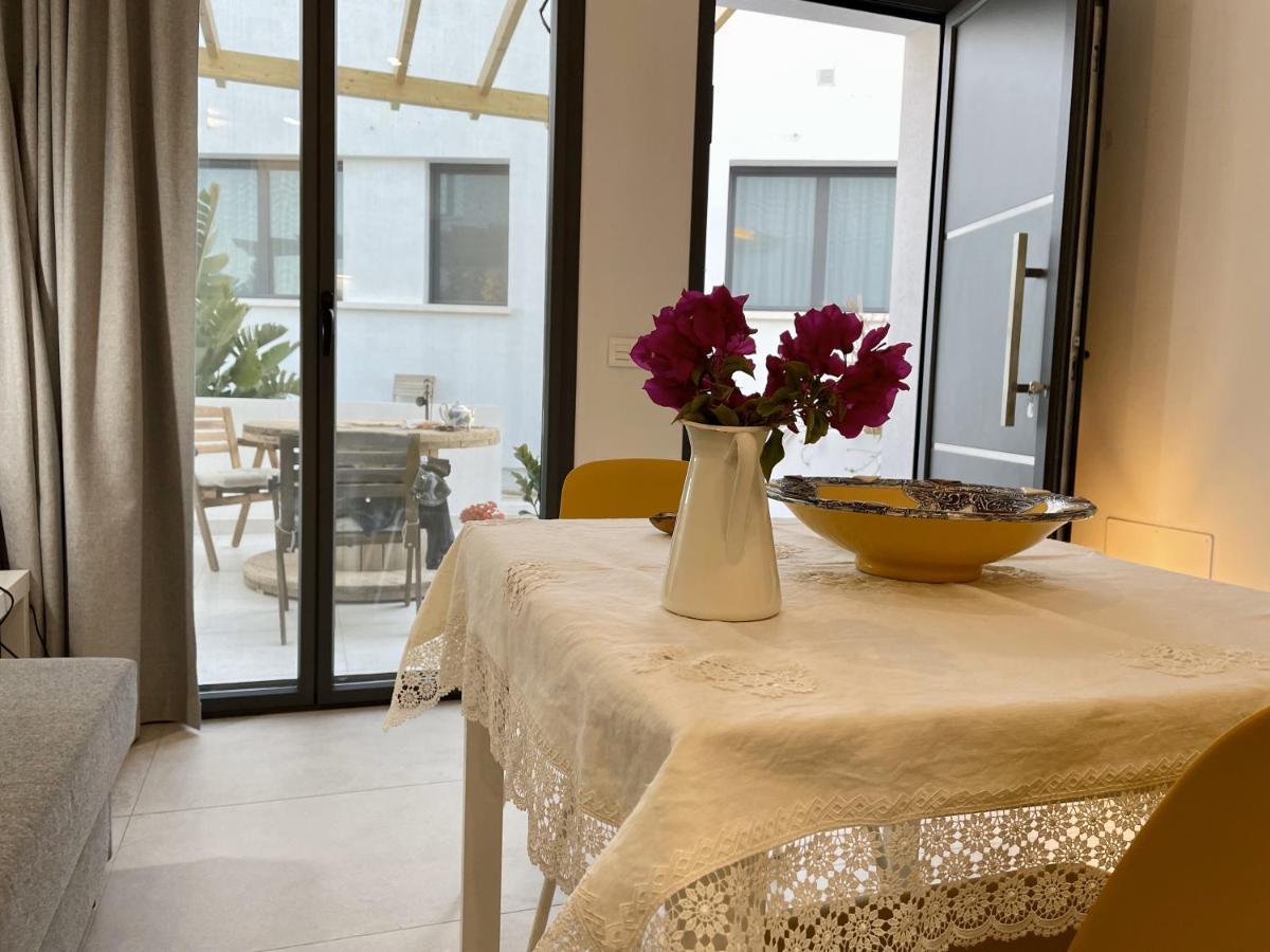 Apartamentos Madreselva Fernan Perez Екстериор снимка